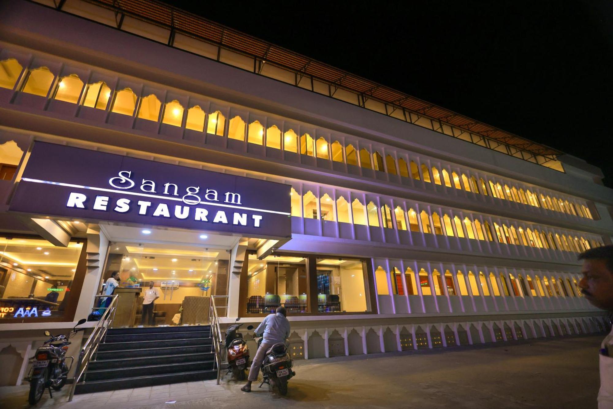 Hotel Sangam Komoryn Zewnętrze zdjęcie