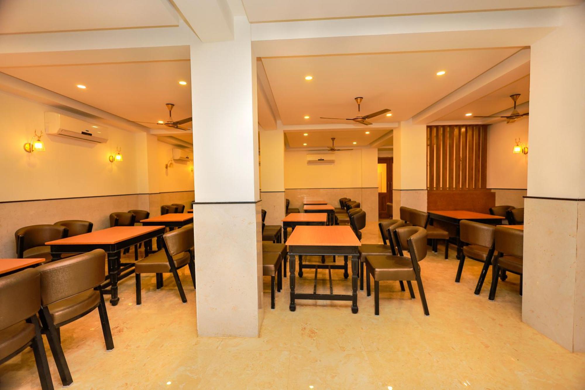 Hotel Sangam Komoryn Zewnętrze zdjęcie