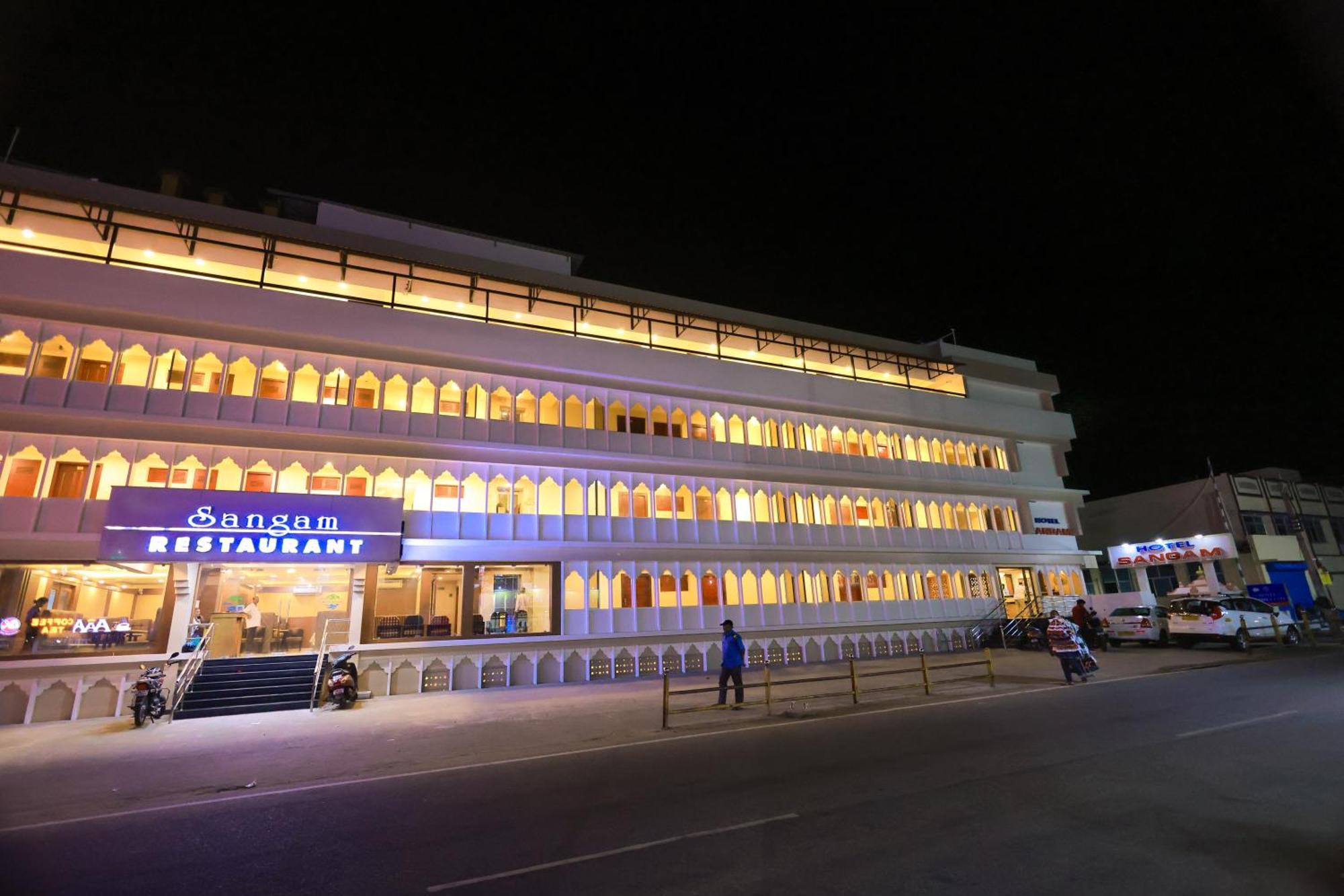 Hotel Sangam Komoryn Zewnętrze zdjęcie