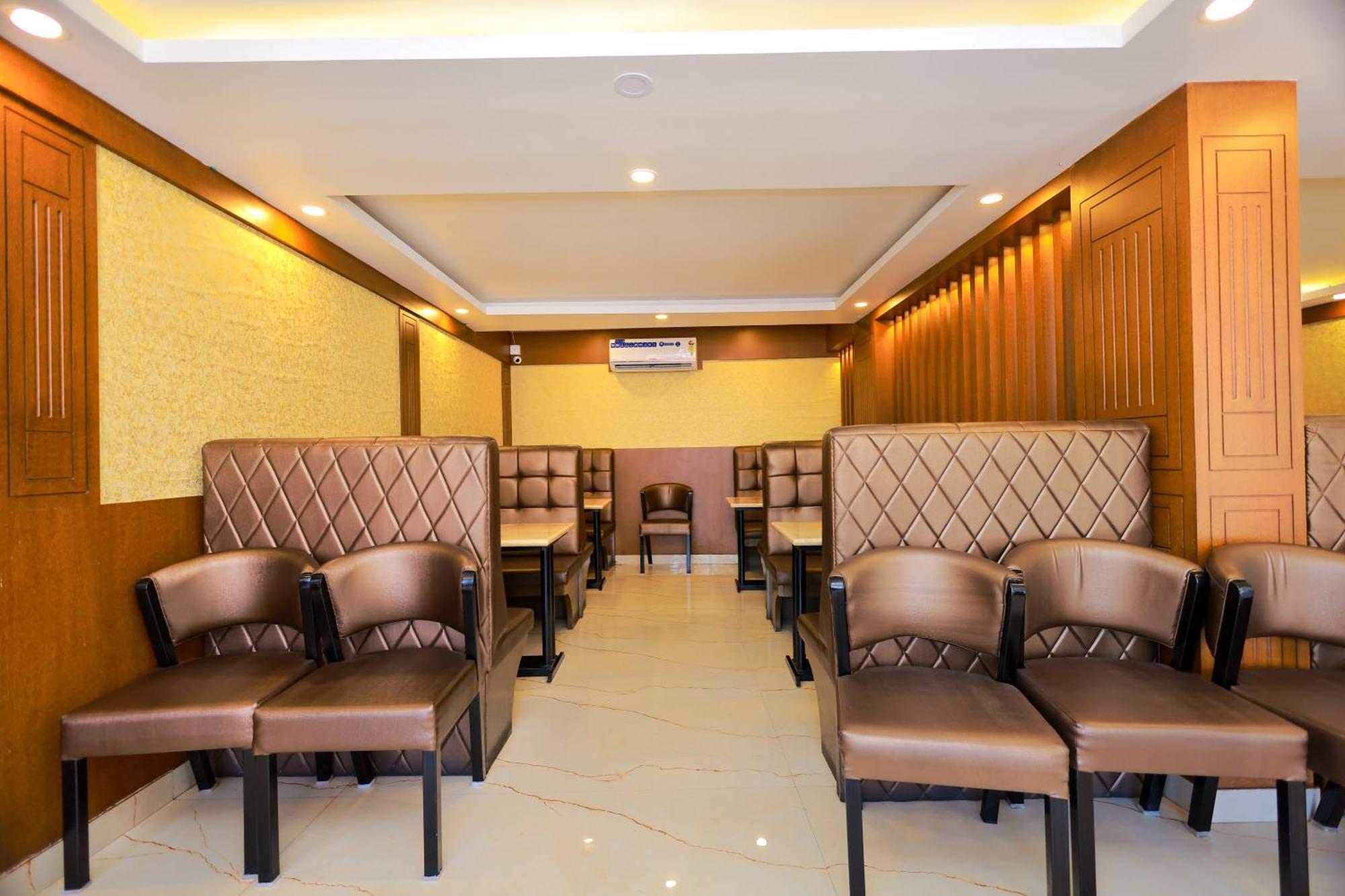Hotel Sangam Komoryn Zewnętrze zdjęcie
