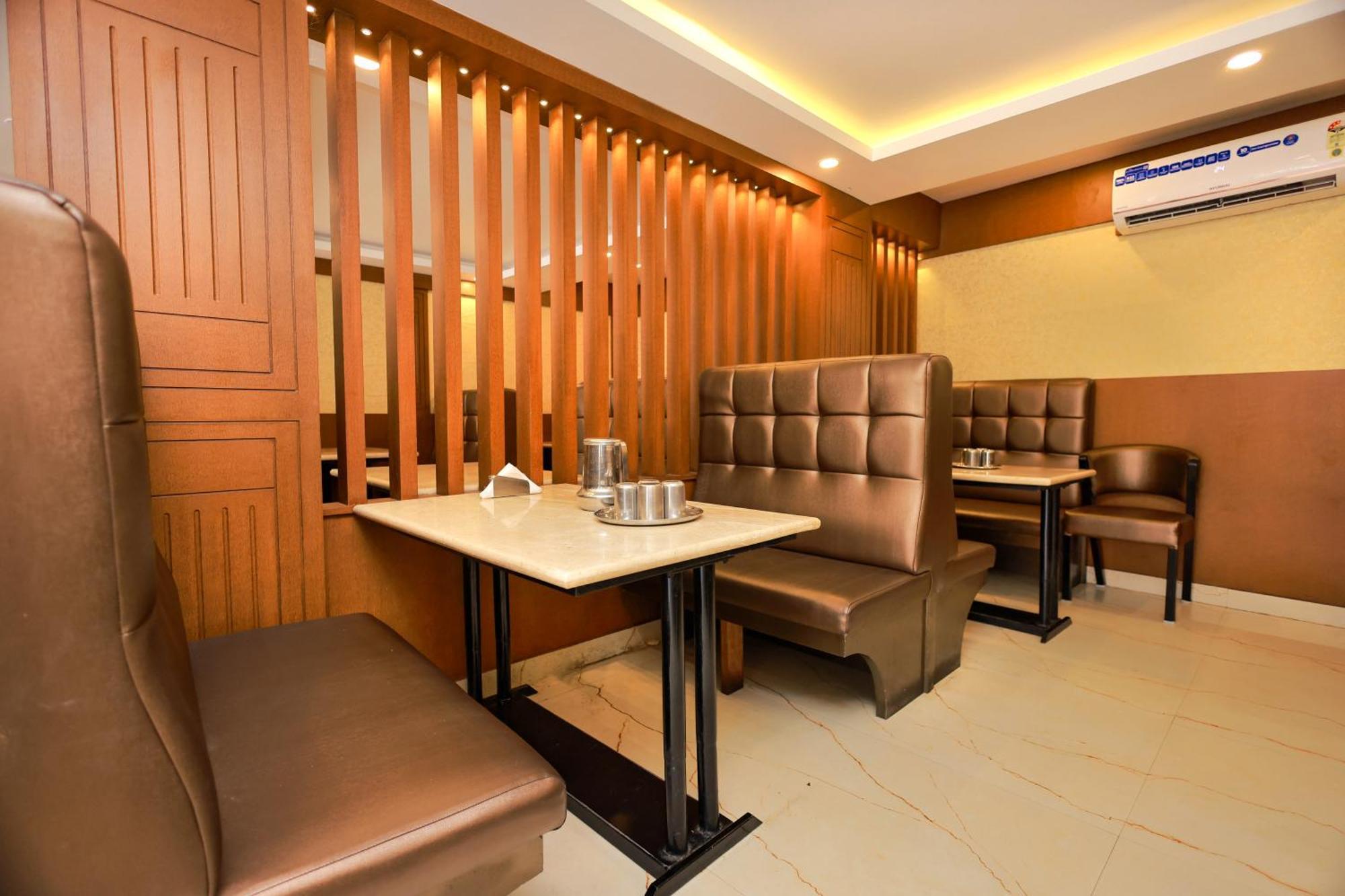 Hotel Sangam Komoryn Zewnętrze zdjęcie