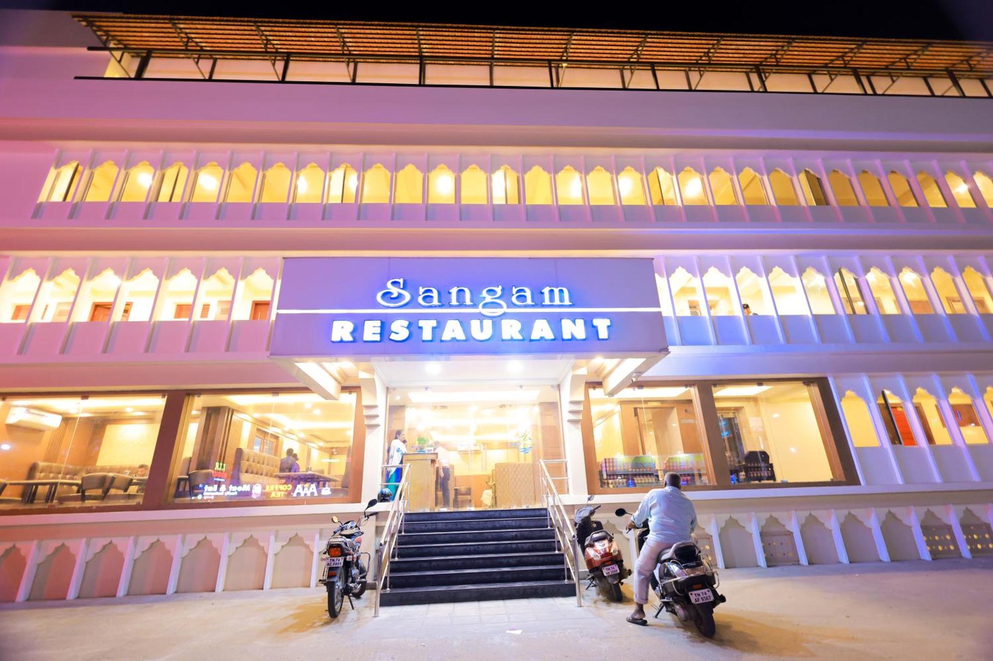 Hotel Sangam Komoryn Zewnętrze zdjęcie