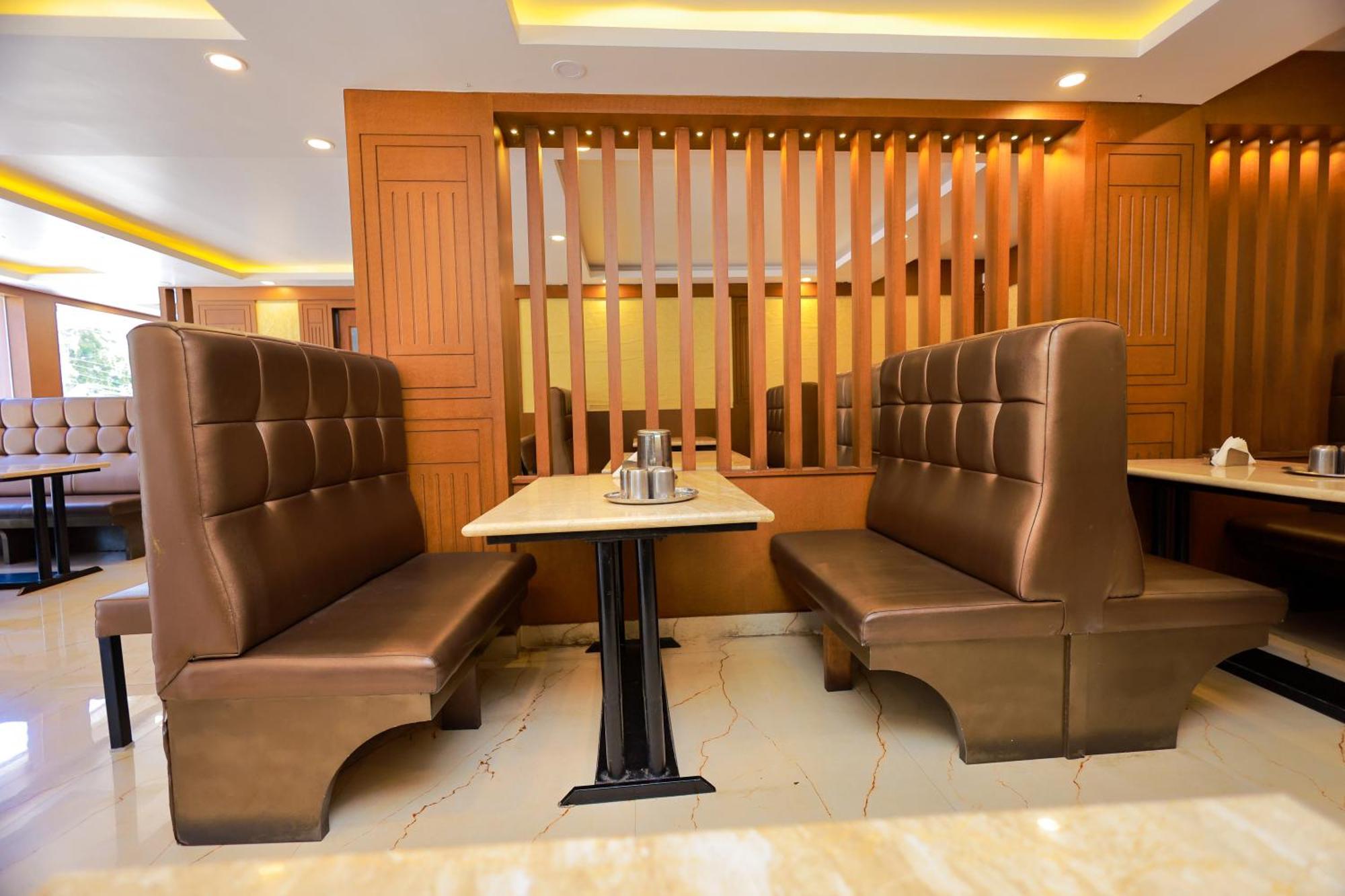 Hotel Sangam Komoryn Zewnętrze zdjęcie