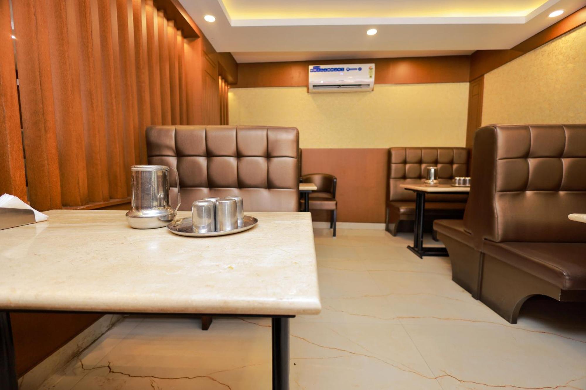 Hotel Sangam Komoryn Zewnętrze zdjęcie