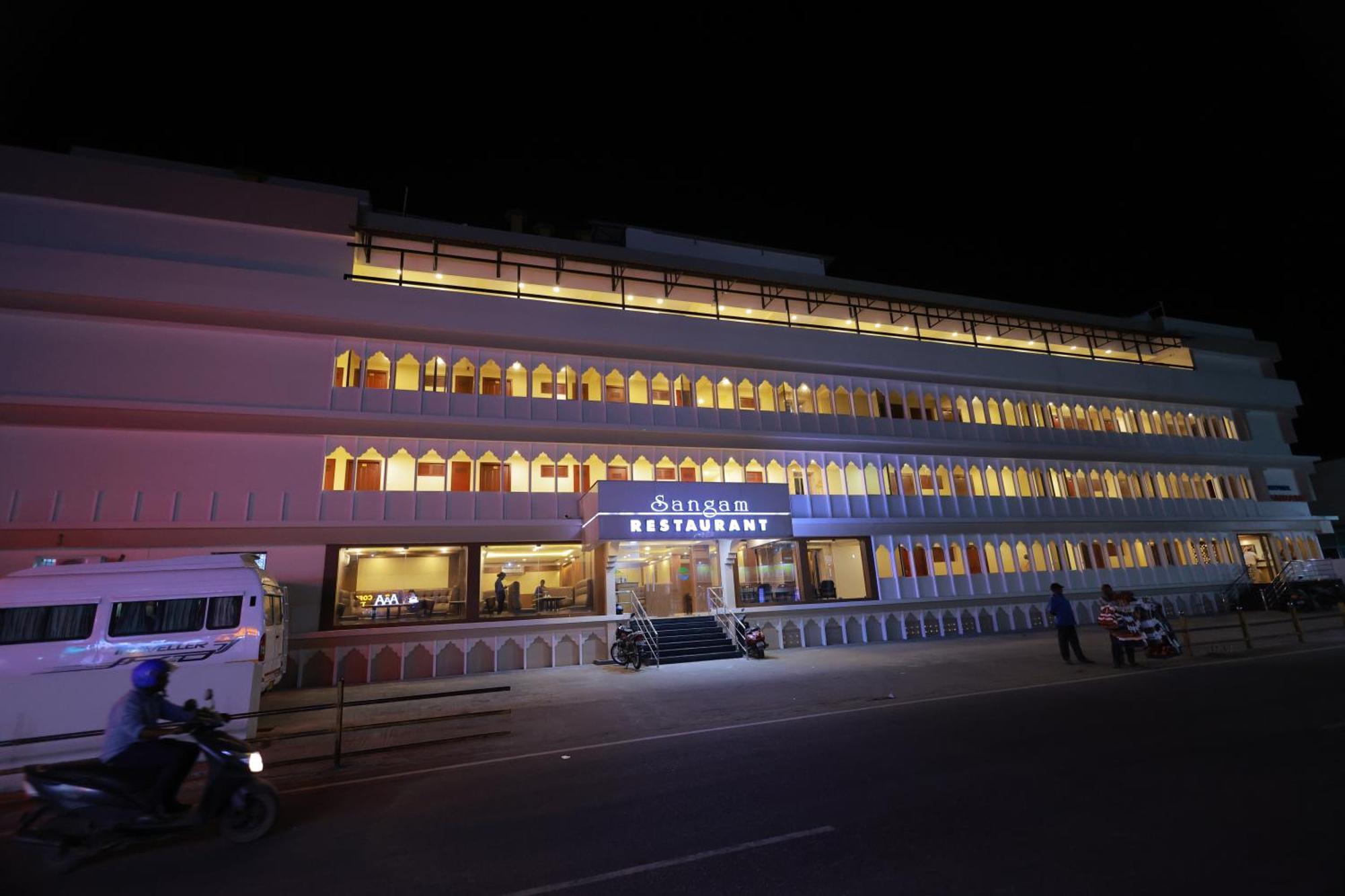 Hotel Sangam Komoryn Zewnętrze zdjęcie