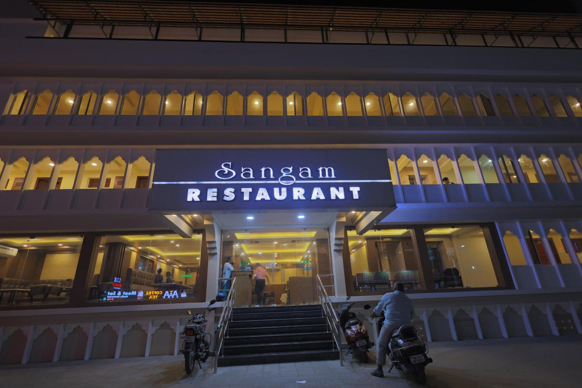 Hotel Sangam Komoryn Zewnętrze zdjęcie